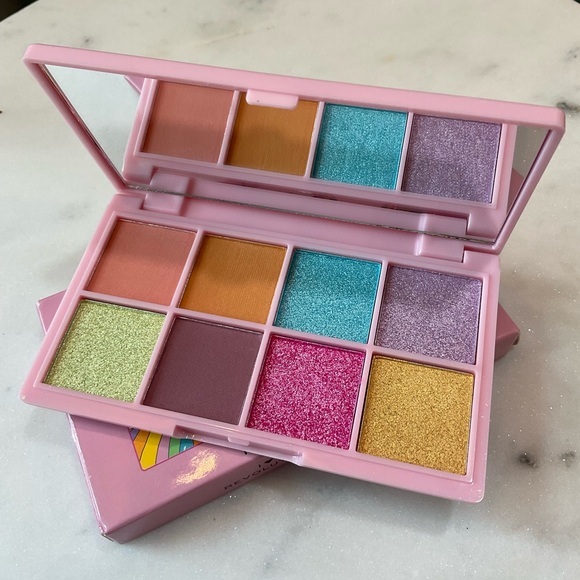 💎Dr. Seuss x Revolution Set of Five Eyeshadow and Face Palettes - Picture 11 of 11